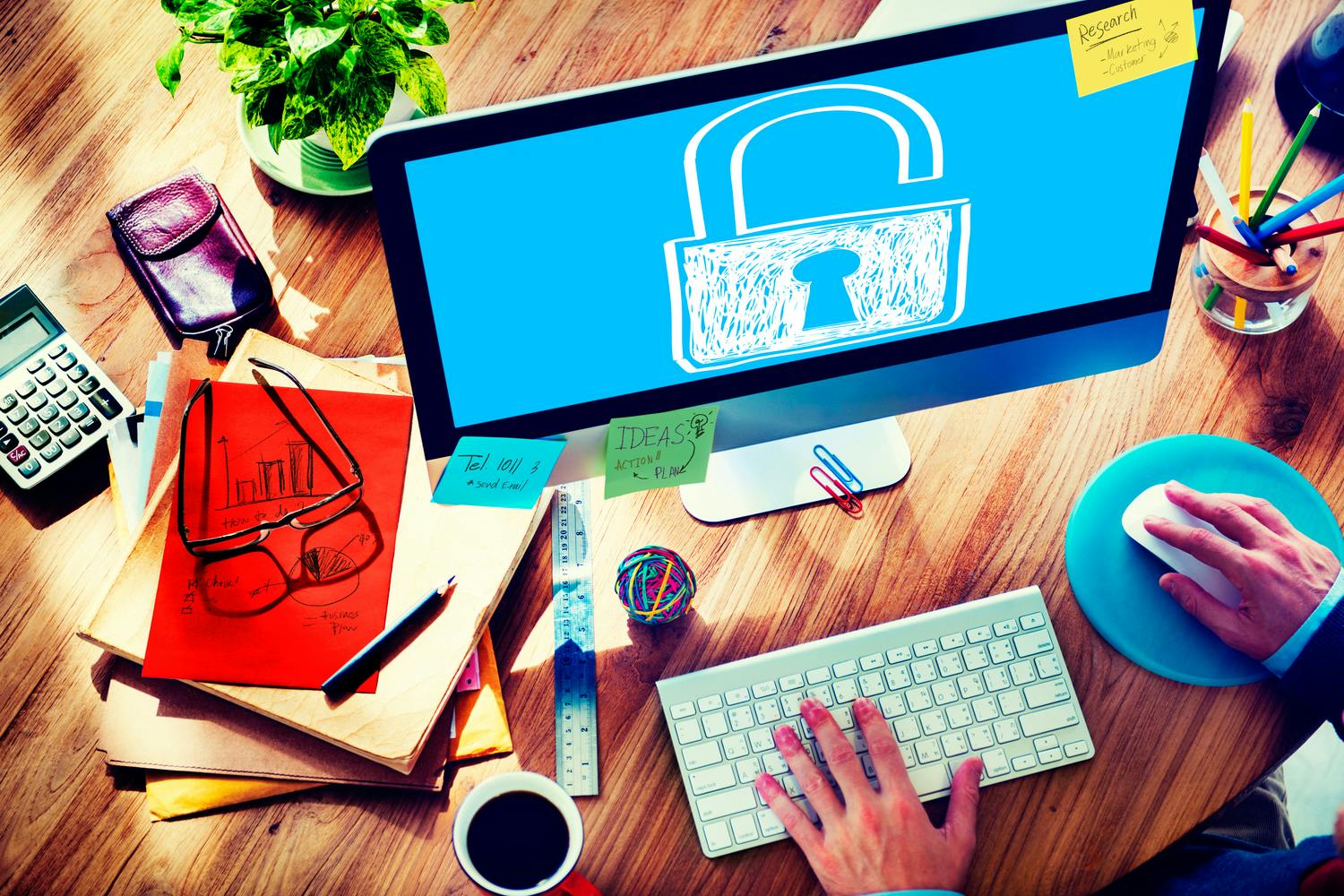 En advarsel fra Google Password Checkup om, at denne kombination af brugernavn og sikkerhedskode er usikker.